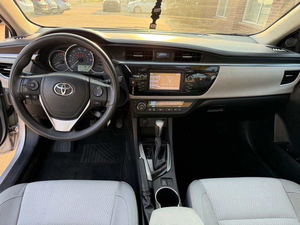 Toyota Corolla 4dr Sdn Auto LE (Natl) 2015