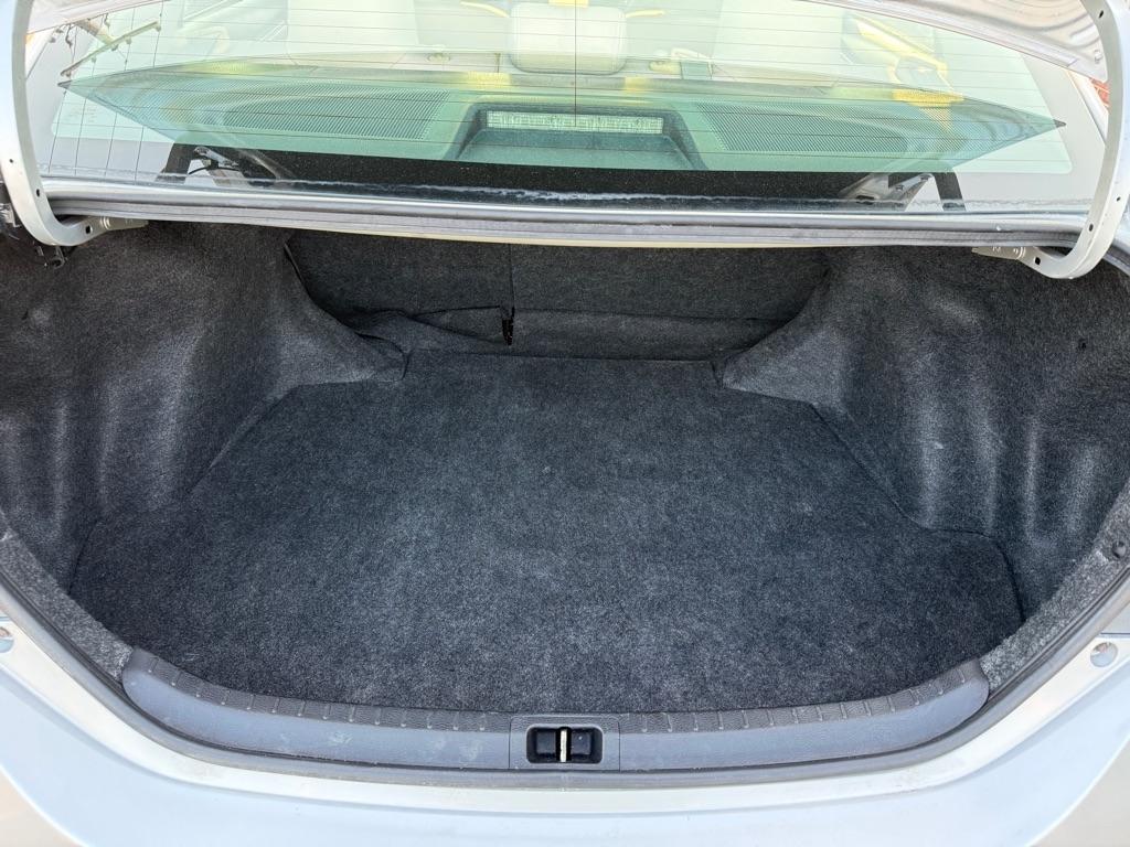 Toyota Corolla 4dr Sdn Auto LE (Natl) 2015