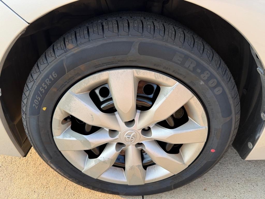 Toyota Corolla 4dr Sdn Auto LE (Natl) 2015
