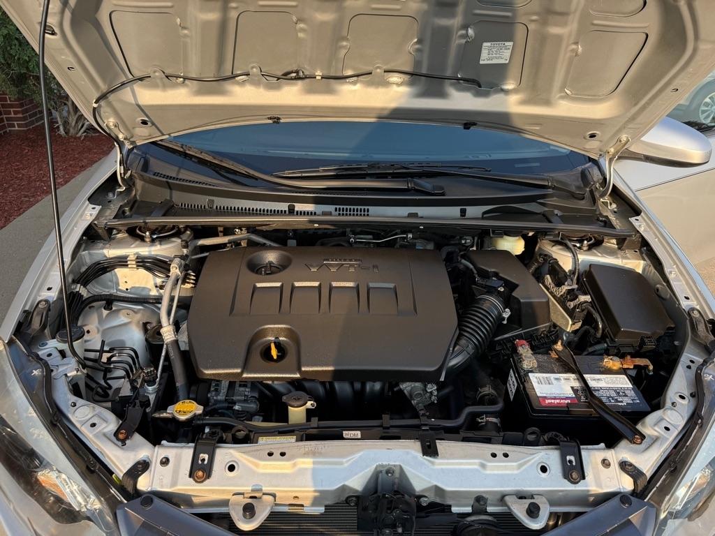 Toyota Corolla 4dr Sdn Auto LE (Natl) 2015