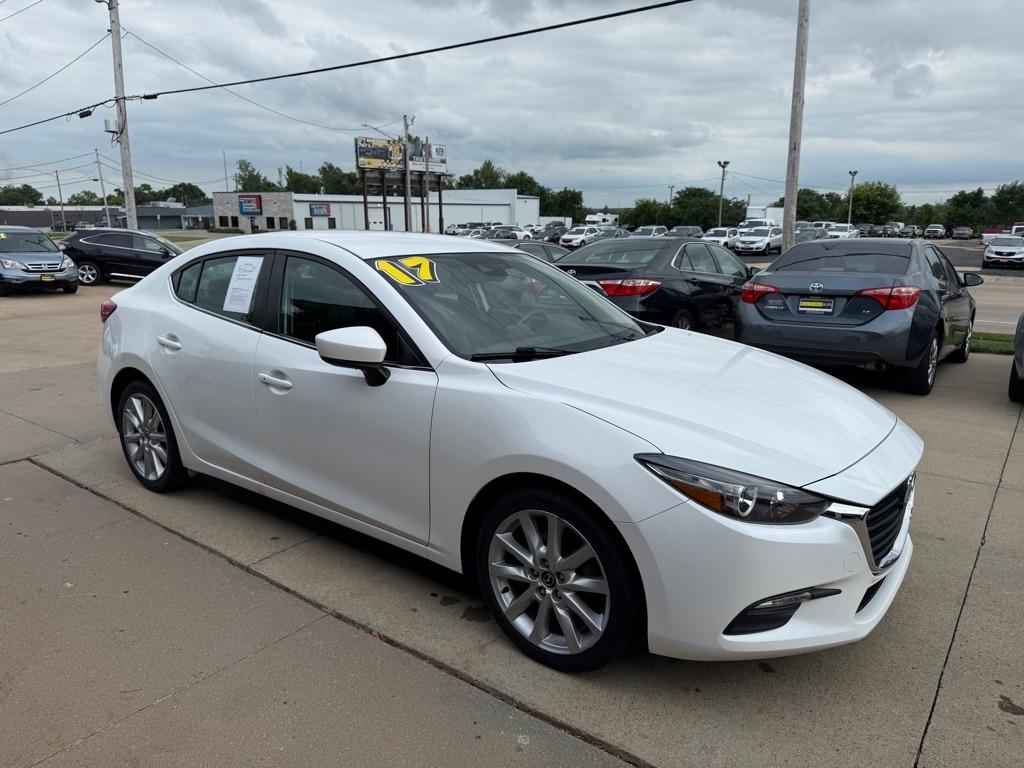 2017 Mazda MAZDA3 i Touring AT 4-Door