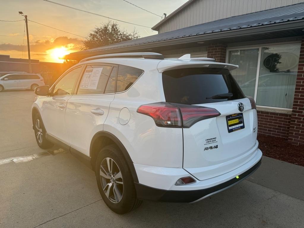 Toyota RAV4 XLE AWD 2017