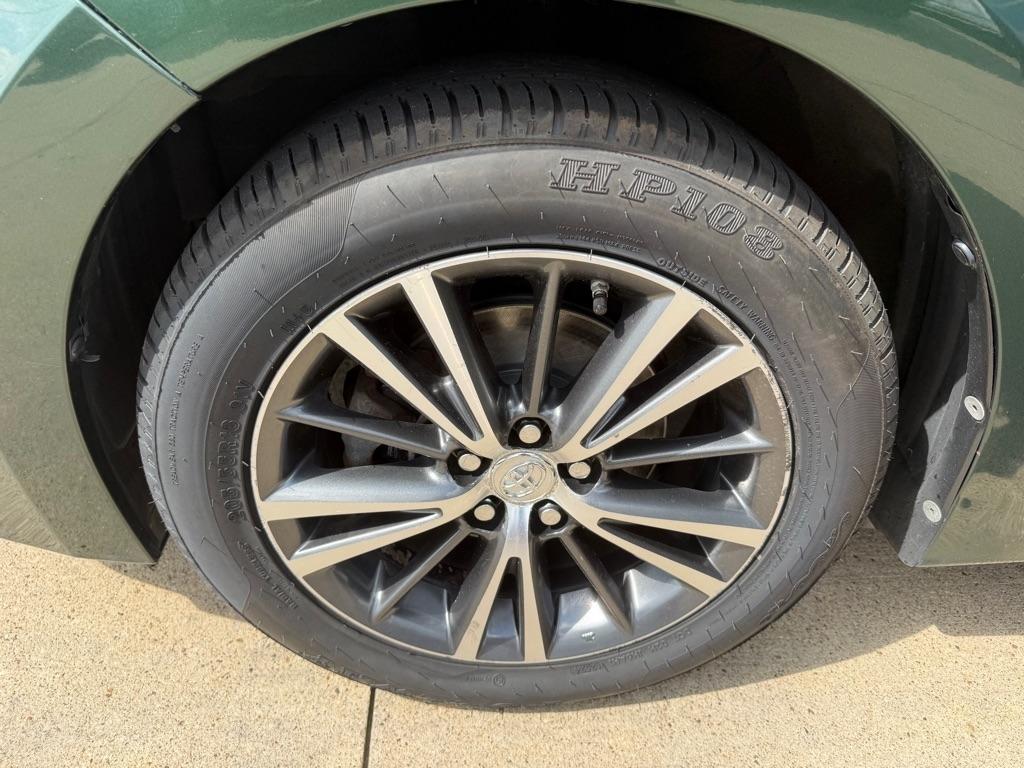 Toyota Corolla LE Plus CVT 2016