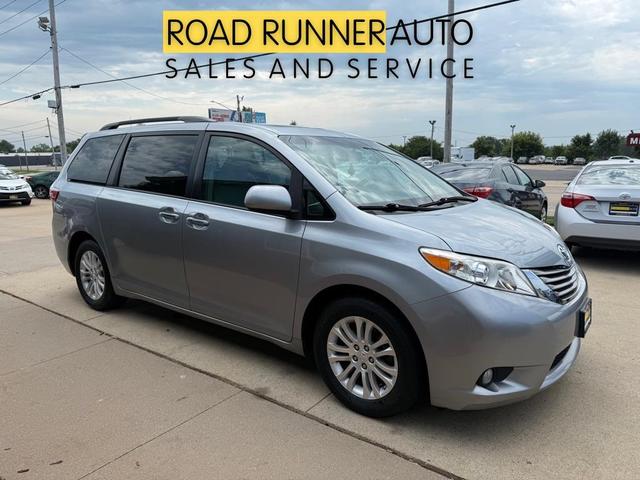 2017 Toyota Sienna XLE 8-Passenger FWD