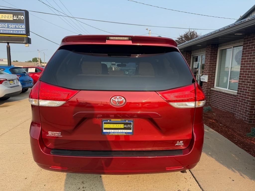 Toyota Sienna LE AWD 7-Passenger V6 2014