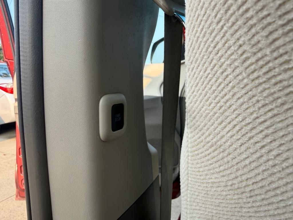 Toyota Sienna LE AWD 7-Passenger V6 2014