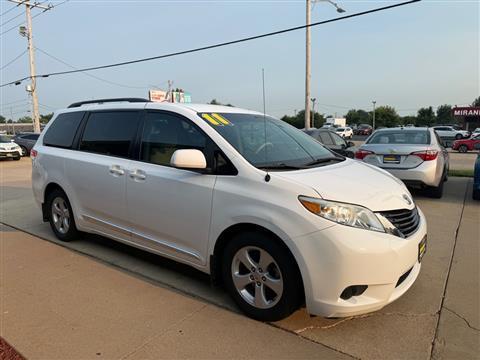 2011 Toyota Sienna LE 8-Pass V6