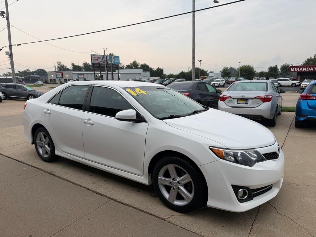 2014 Toyota Camry SE