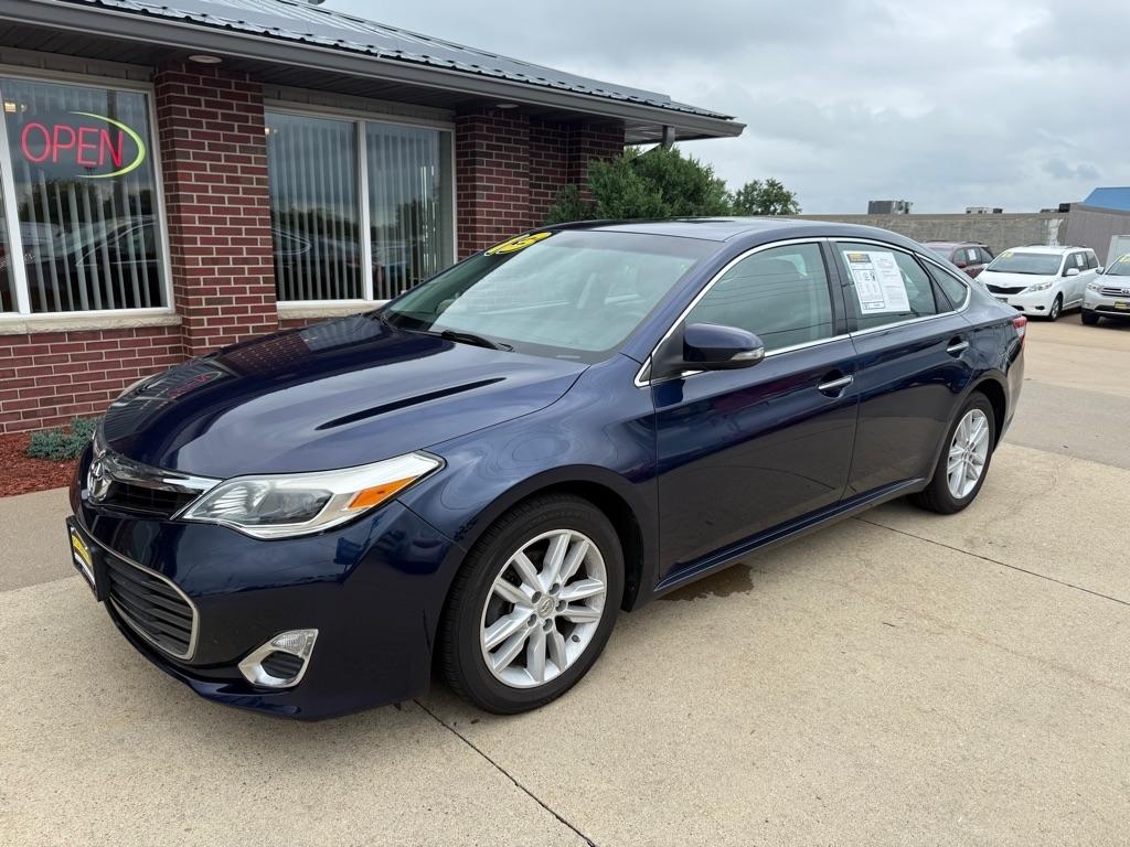 Toyota Avalon XLE Premium (Natl) 2013