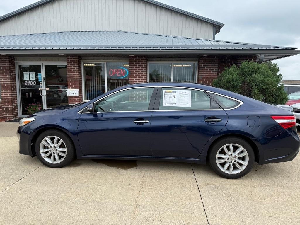 Toyota Avalon XLE Premium (Natl) 2013