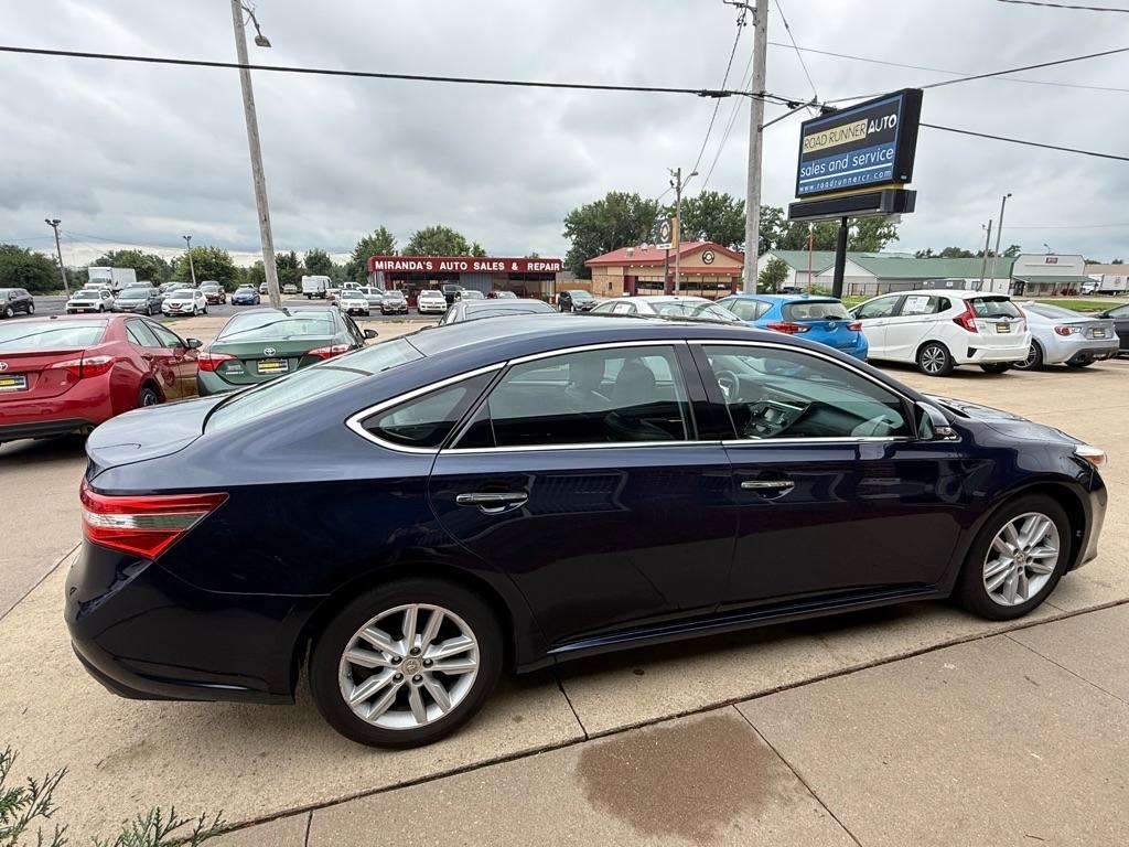Toyota Avalon XLE Premium (Natl) 2013