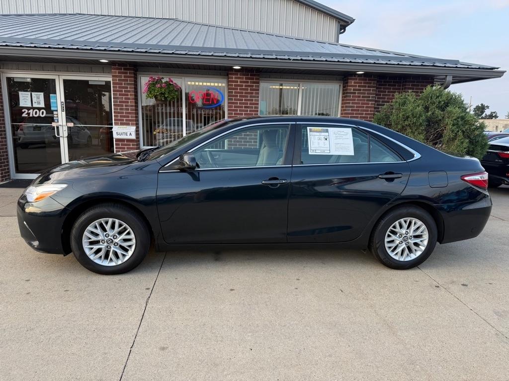 Toyota Camry LE 2017