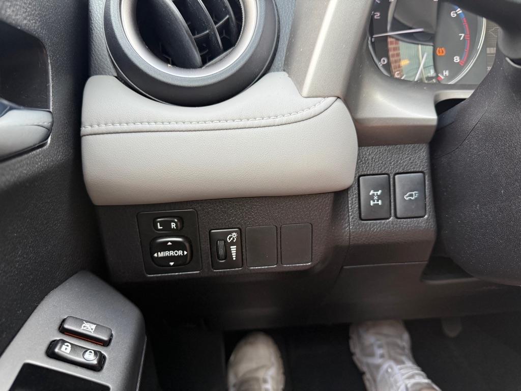 Toyota RAV4 XLE AWD 2016