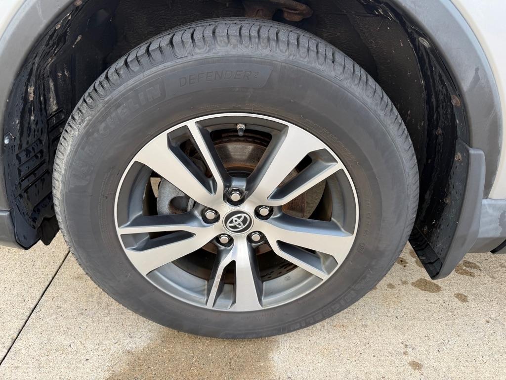 Toyota RAV4 XLE AWD 2016
