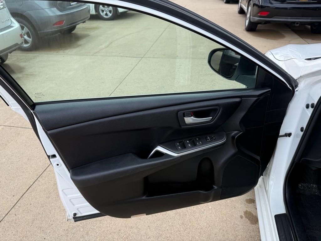 Toyota Camry SE 2016
