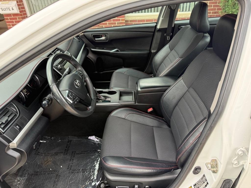Toyota Camry SE 2016
