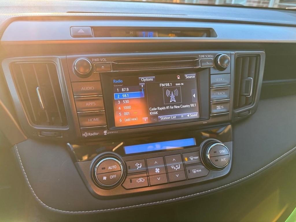 Toyota RAV4 XLE AWD 2015