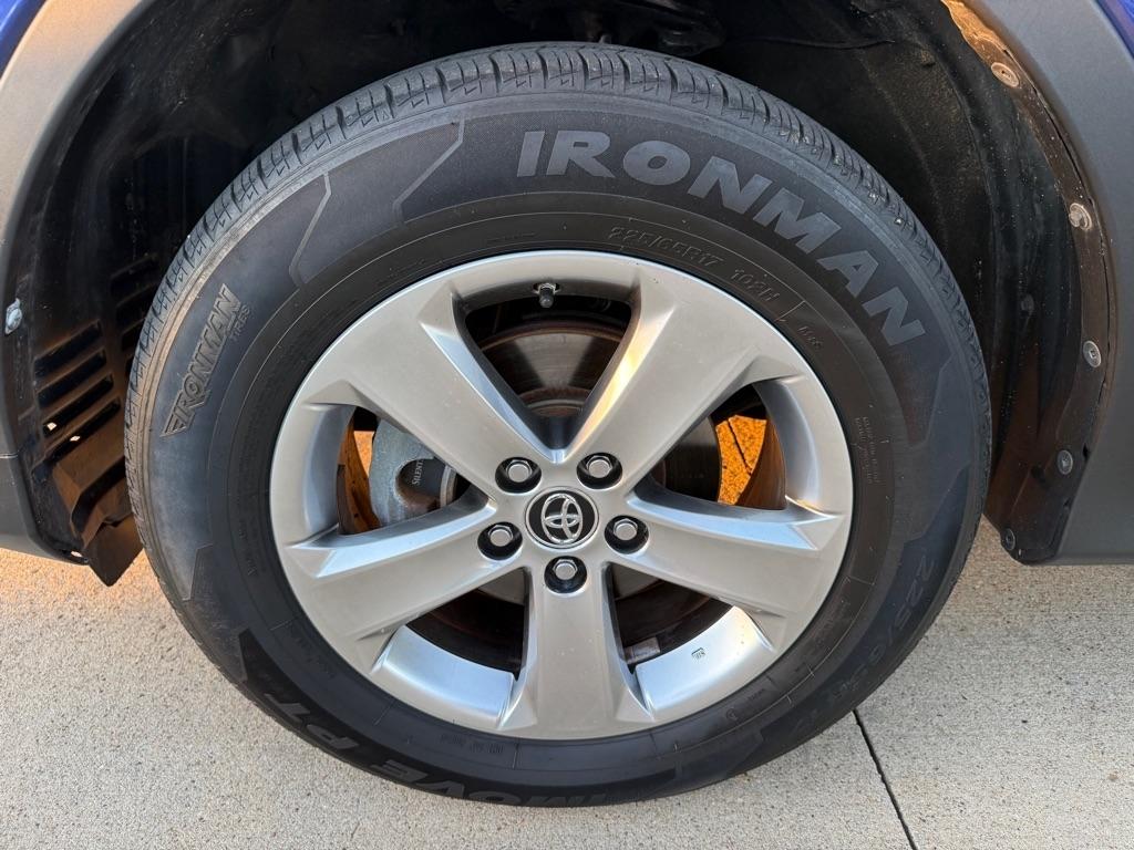 Toyota RAV4 XLE AWD 2015