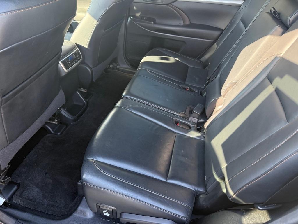 Toyota Highlander XLE AWD V6 2016
