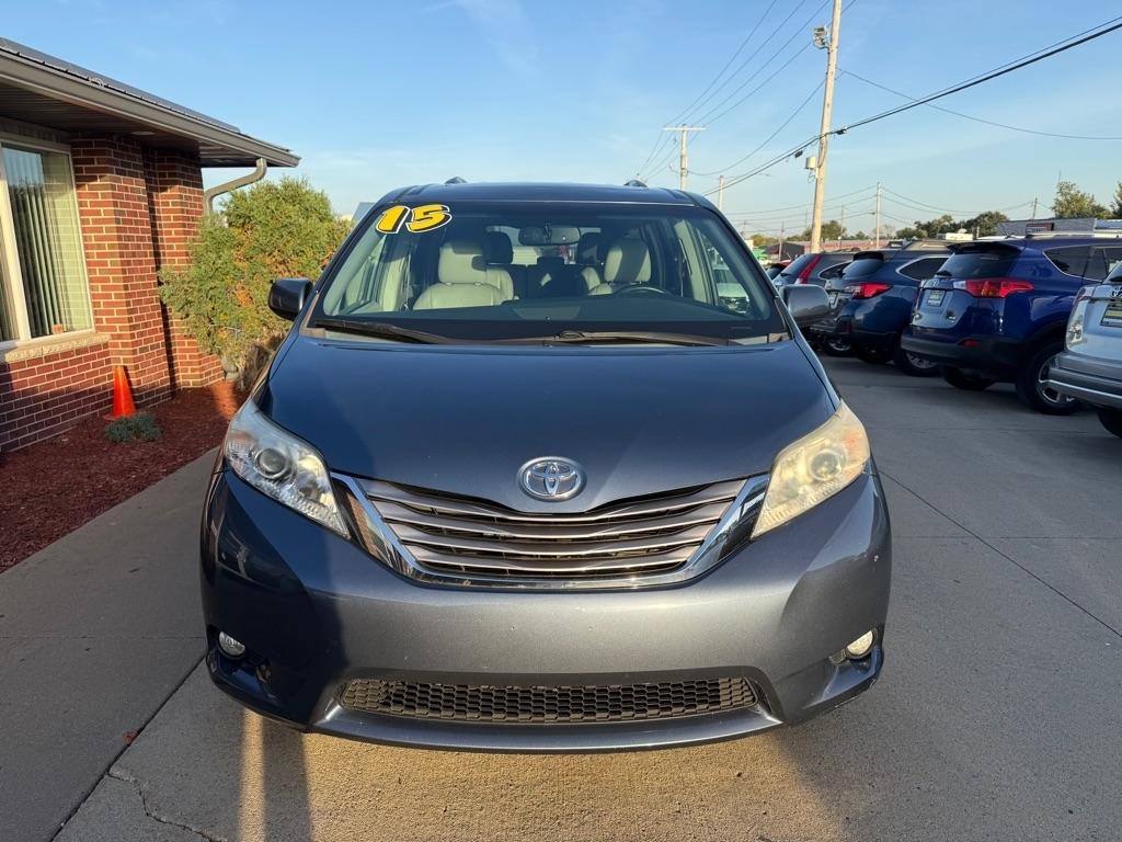 Toyota Sienna XLE Premium AWD 7-Passenger (Natl) 2015