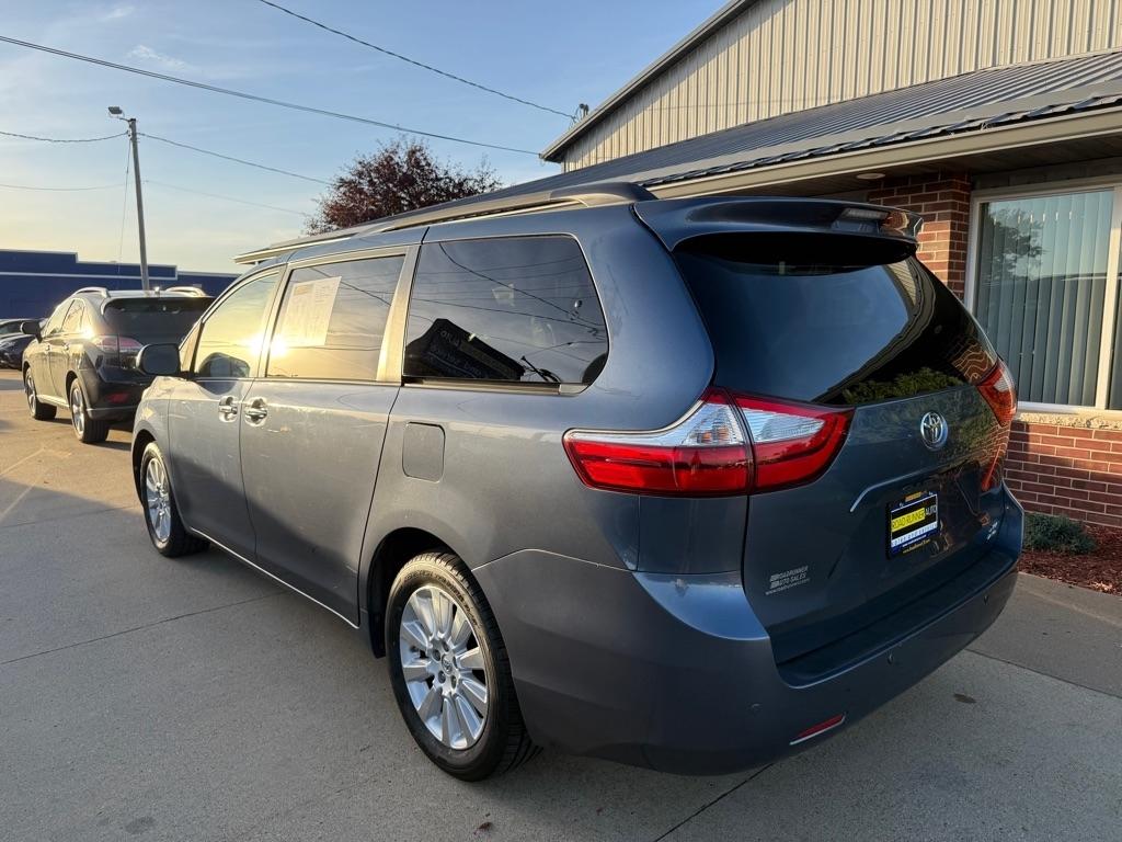 Toyota Sienna XLE Premium AWD 7-Passenger (Natl) 2015