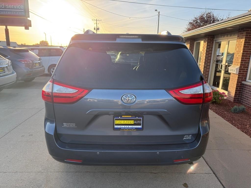 Toyota Sienna XLE Premium AWD 7-Passenger (Natl) 2015