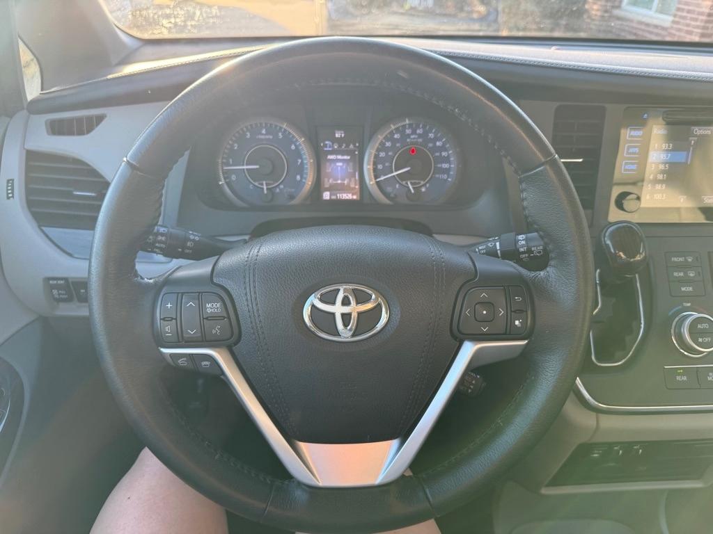 Toyota Sienna XLE Premium AWD 7-Passenger (Natl) 2015