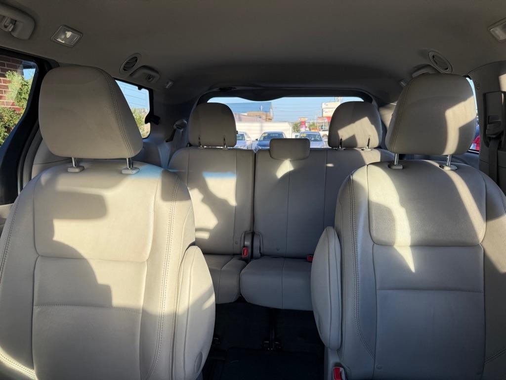 Toyota Sienna XLE Premium AWD 7-Passenger (Natl) 2015