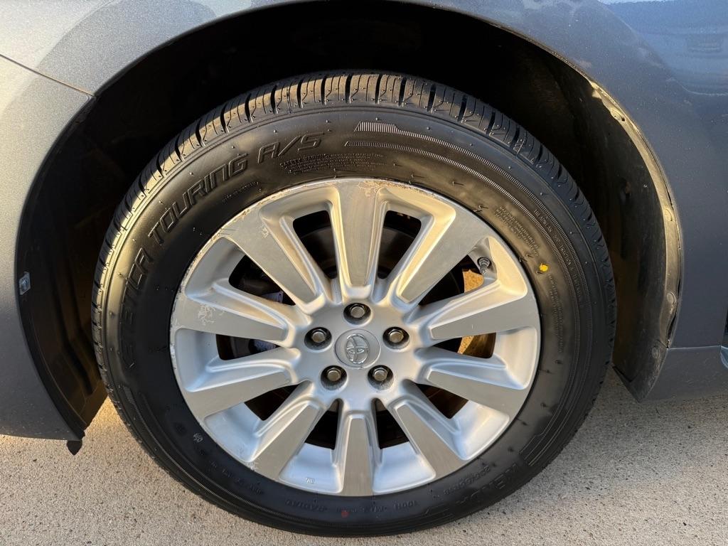 Toyota Sienna XLE Premium AWD 7-Passenger (Natl) 2015