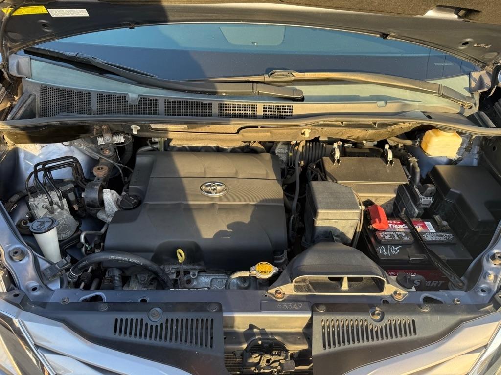 Toyota Sienna XLE Premium AWD 7-Passenger (Natl) 2015