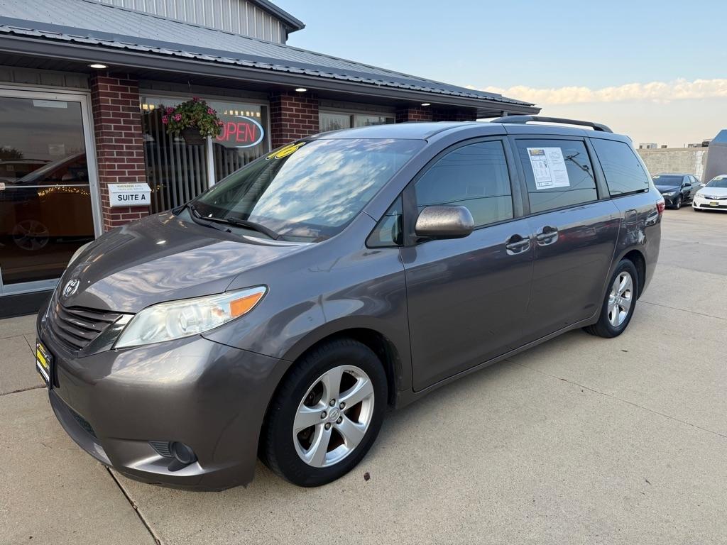 Toyota Sienna LE FWD 8-Passenger V6 2016