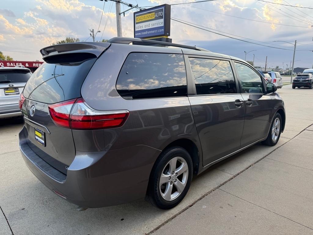 Toyota Sienna LE FWD 8-Passenger V6 2016
