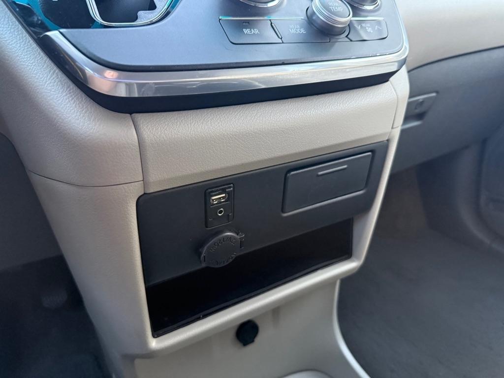 Toyota Sienna LE FWD 8-Passenger V6 2016