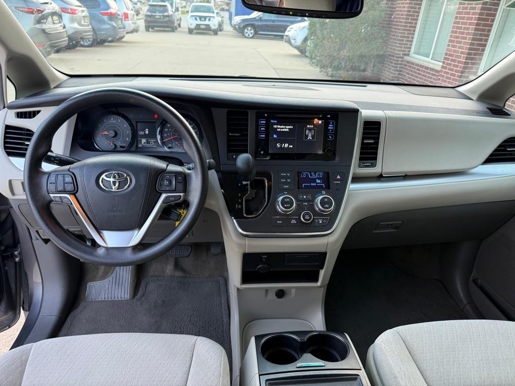 Toyota Sienna LE FWD 8-Passenger V6 2016