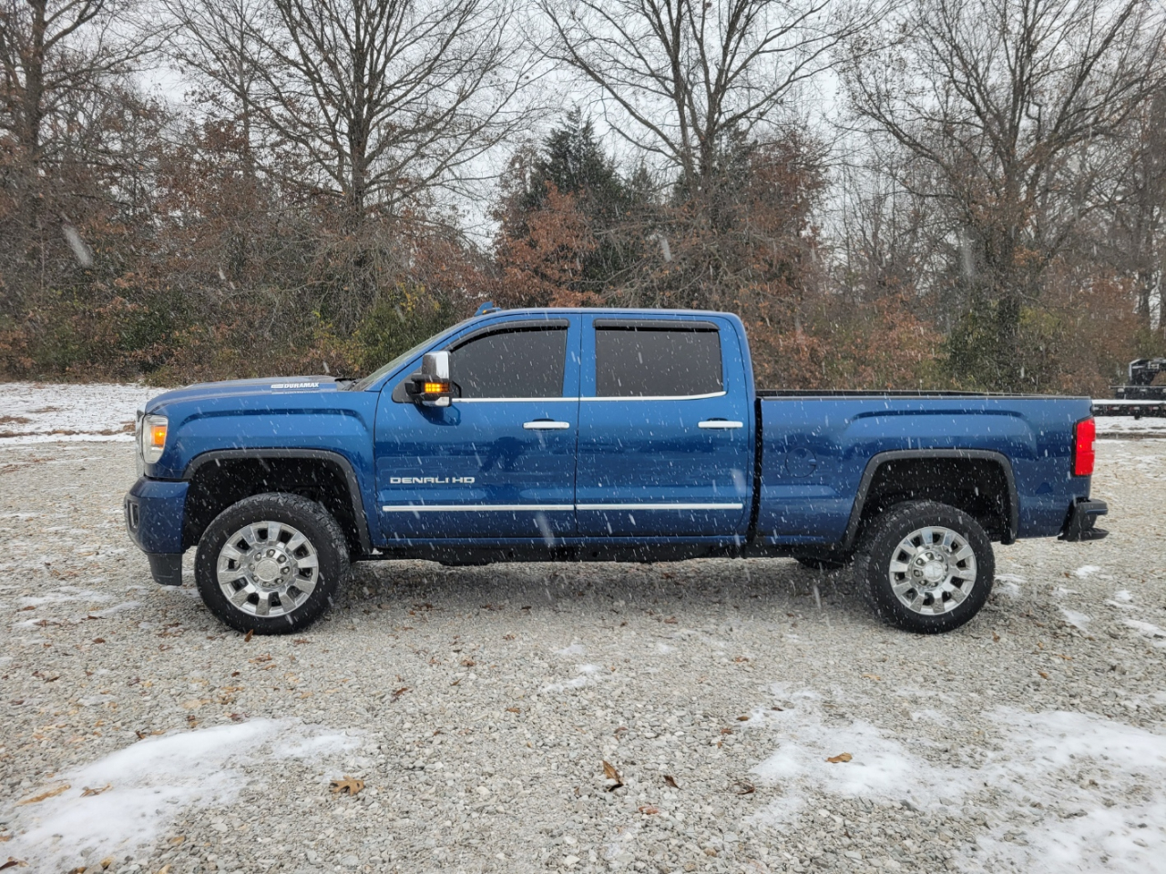 GMC Sierra 2500HD Denali Crew Cab 4WD 2017