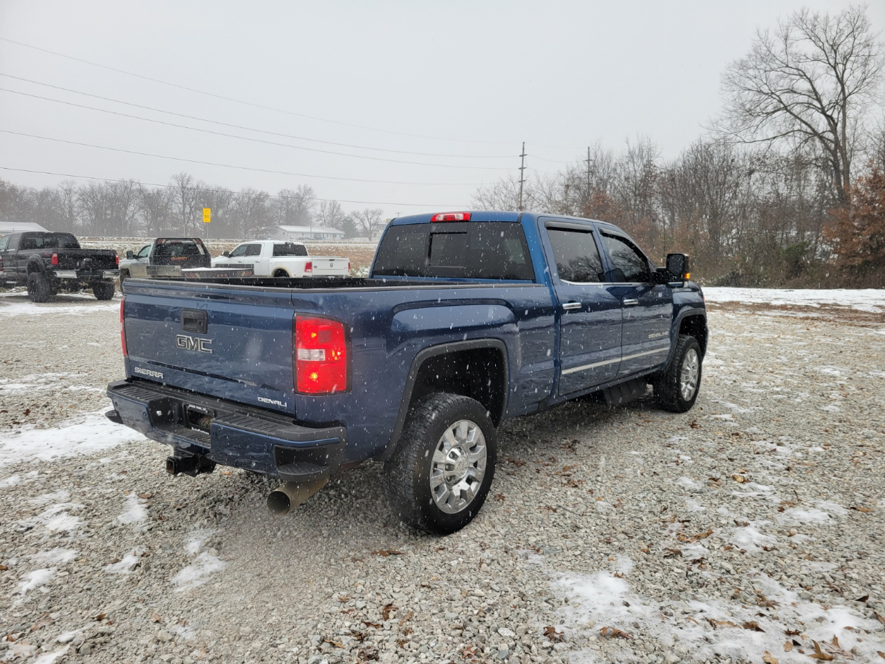 GMC Sierra 2500HD Denali Crew Cab 4WD 2017