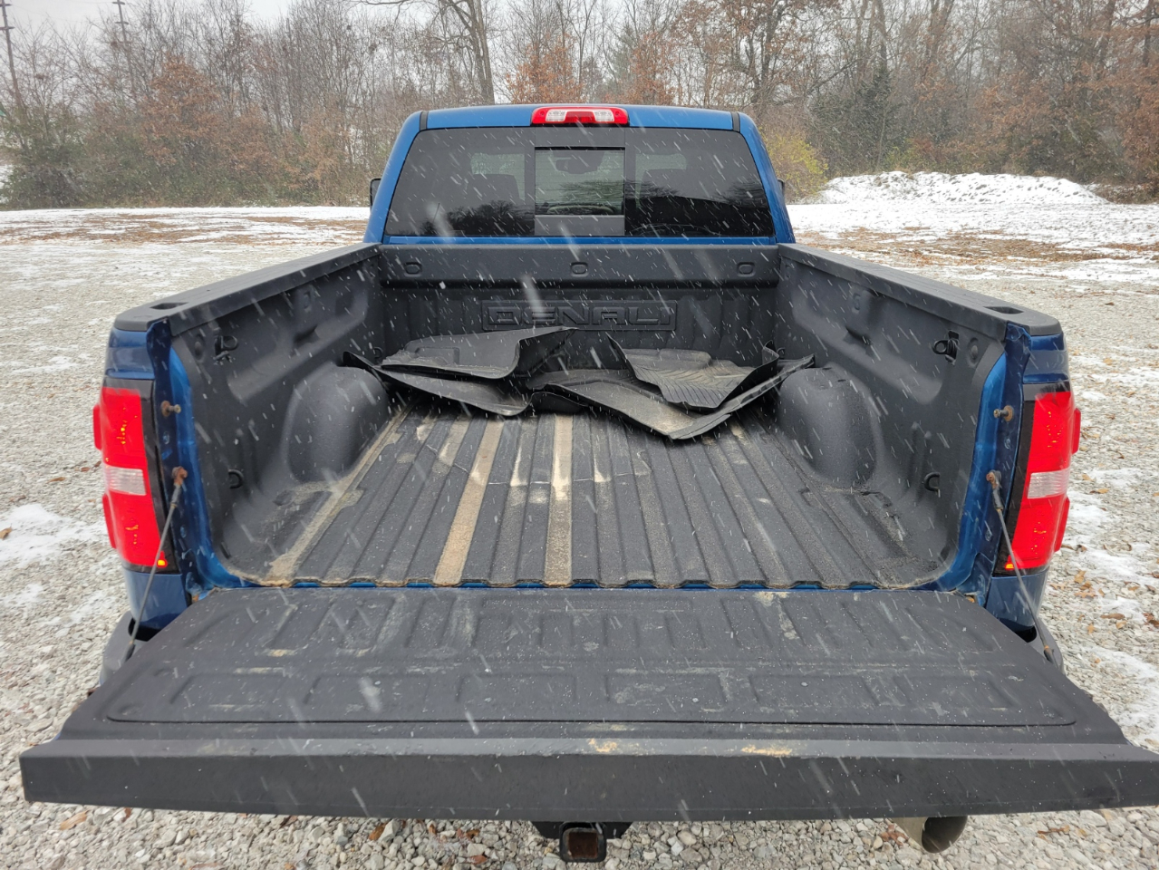 GMC Sierra 2500HD Denali Crew Cab 4WD 2017