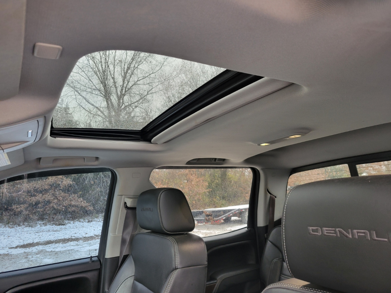 GMC Sierra 2500HD Denali Crew Cab 4WD 2017