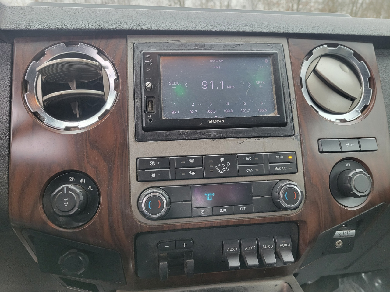 Ford F-350 SD Lariat Crew Cab 4WD 2012