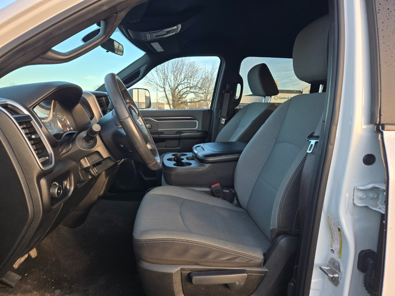 RAM 2500 Tradesman Crew Cab SWB 4WD 2022