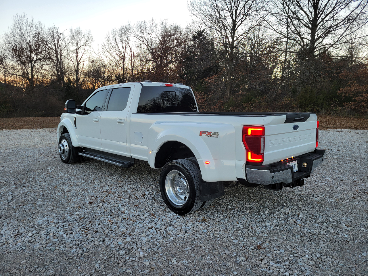 Ford F-450 SD Lariat Crew Cab 4WD 2022