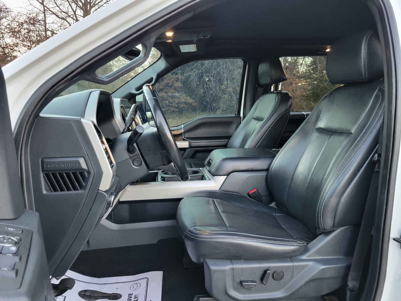 Ford F-450 SD Lariat Crew Cab 4WD 2022