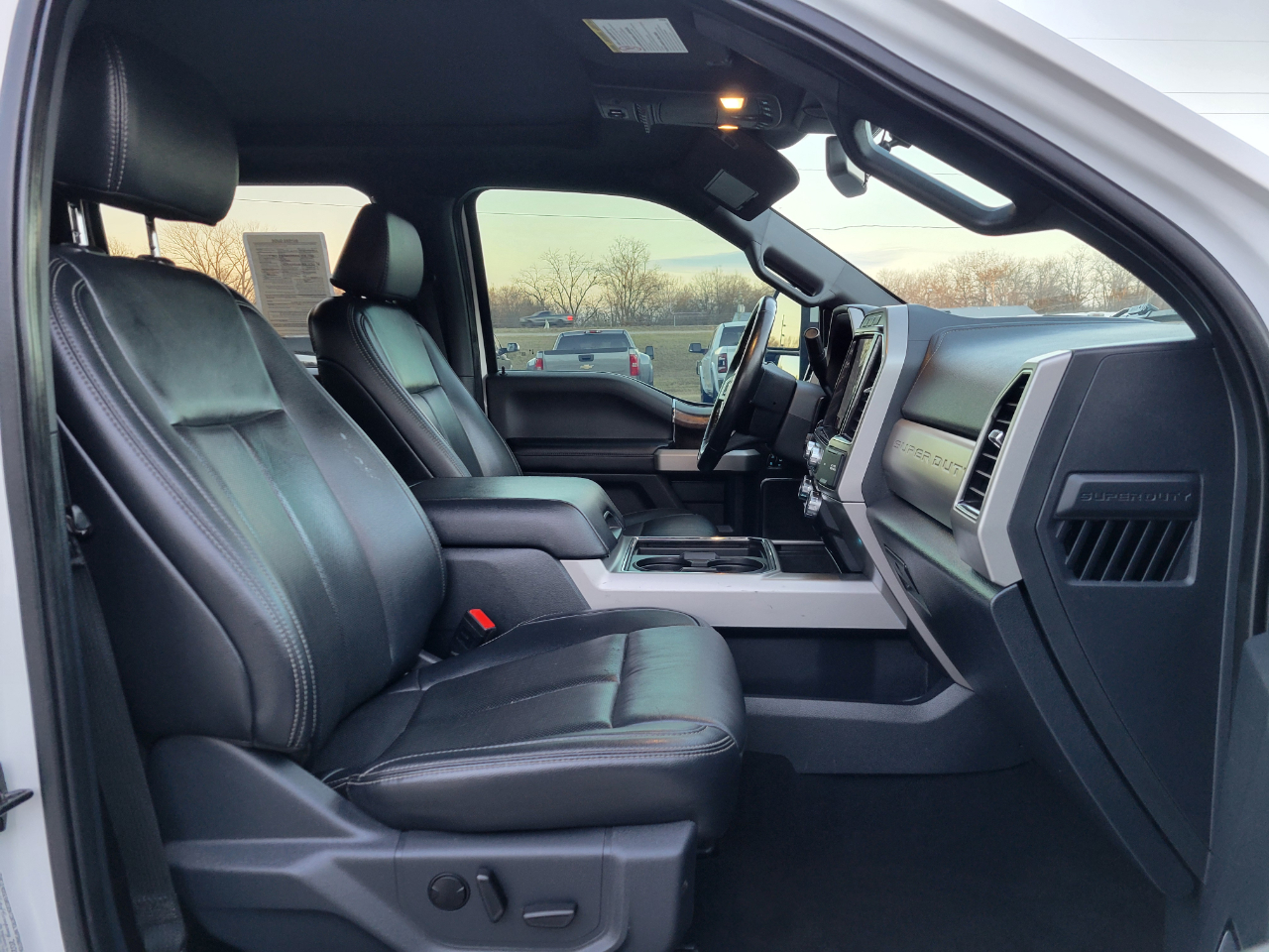 Ford F-450 SD Lariat Crew Cab 4WD 2022