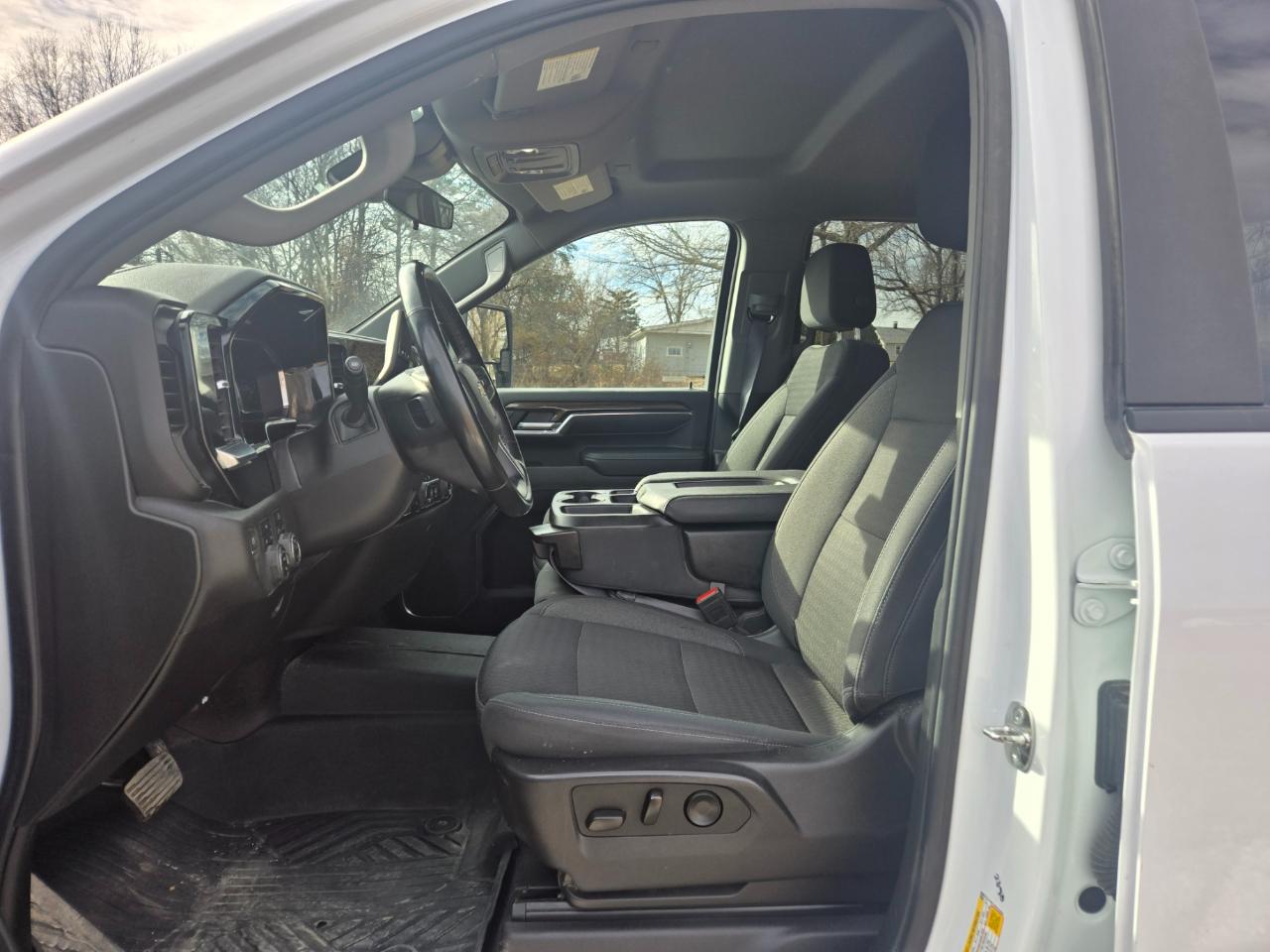 Chevrolet Silverado 2500HD LT Crew Cab 4WD 2024