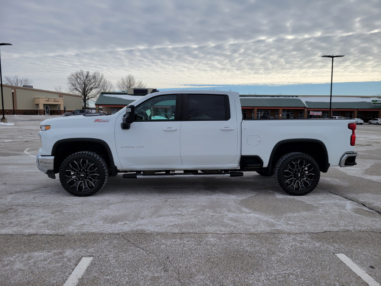 Chevrolet Silverado 2500HD LT Crew Cab Long Box 4WD 2024