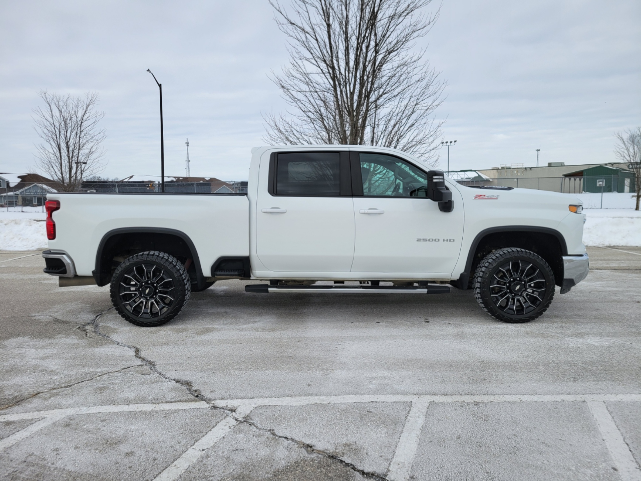 Chevrolet Silverado 2500HD LT Crew Cab Long Box 4WD 2024