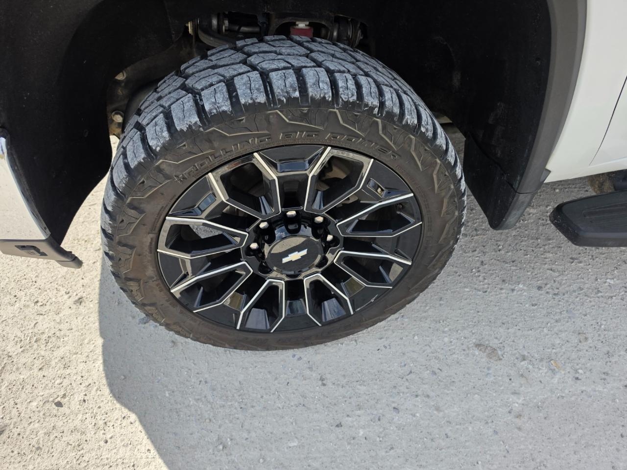 Chevrolet Silverado 2500HD LT Crew Cab Long Box 4WD 2024