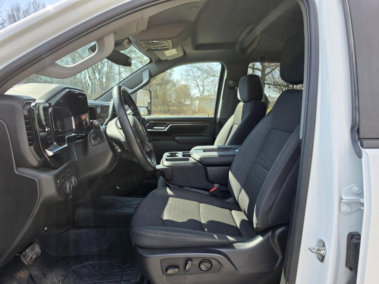 Chevrolet Silverado 2500HD LT Crew Cab Long Box 4WD 2024