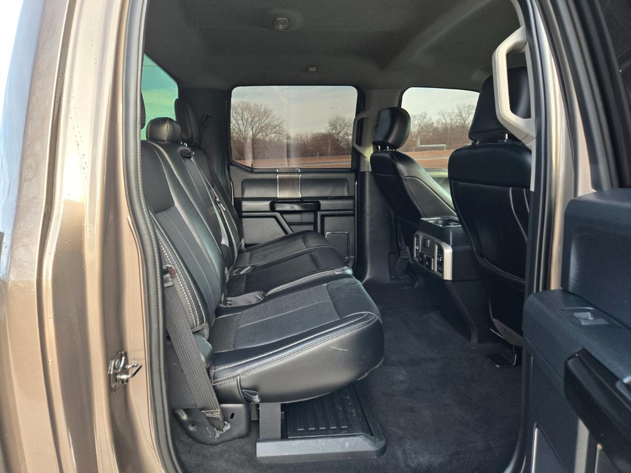 Ford F-450 SD Lariat Crew Cab DRW 4WD 2020