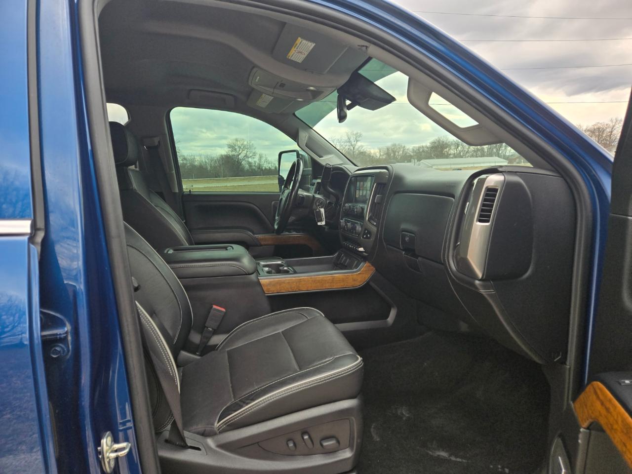 Chevrolet Silverado 2500HD High Country Crew Cab Short Box 4WD 2018